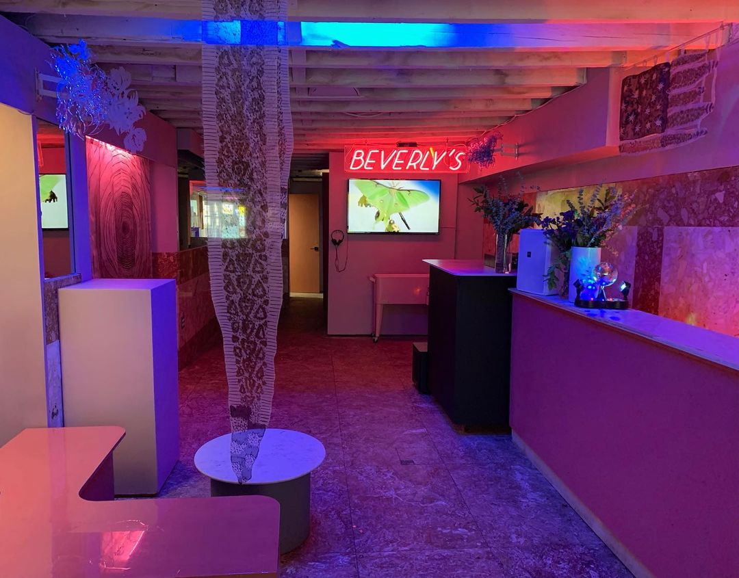 BEVERLY’S Material